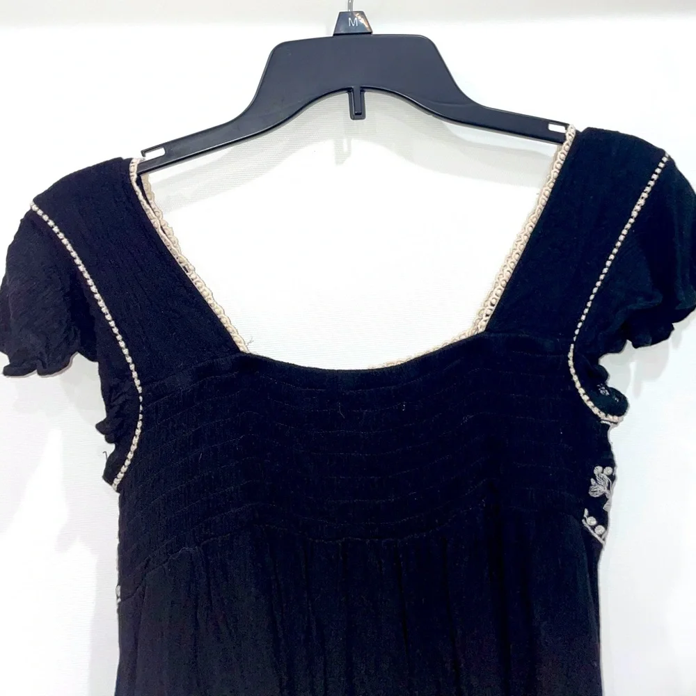 Altar’d State embroidered blouse - Picture 9 of 10